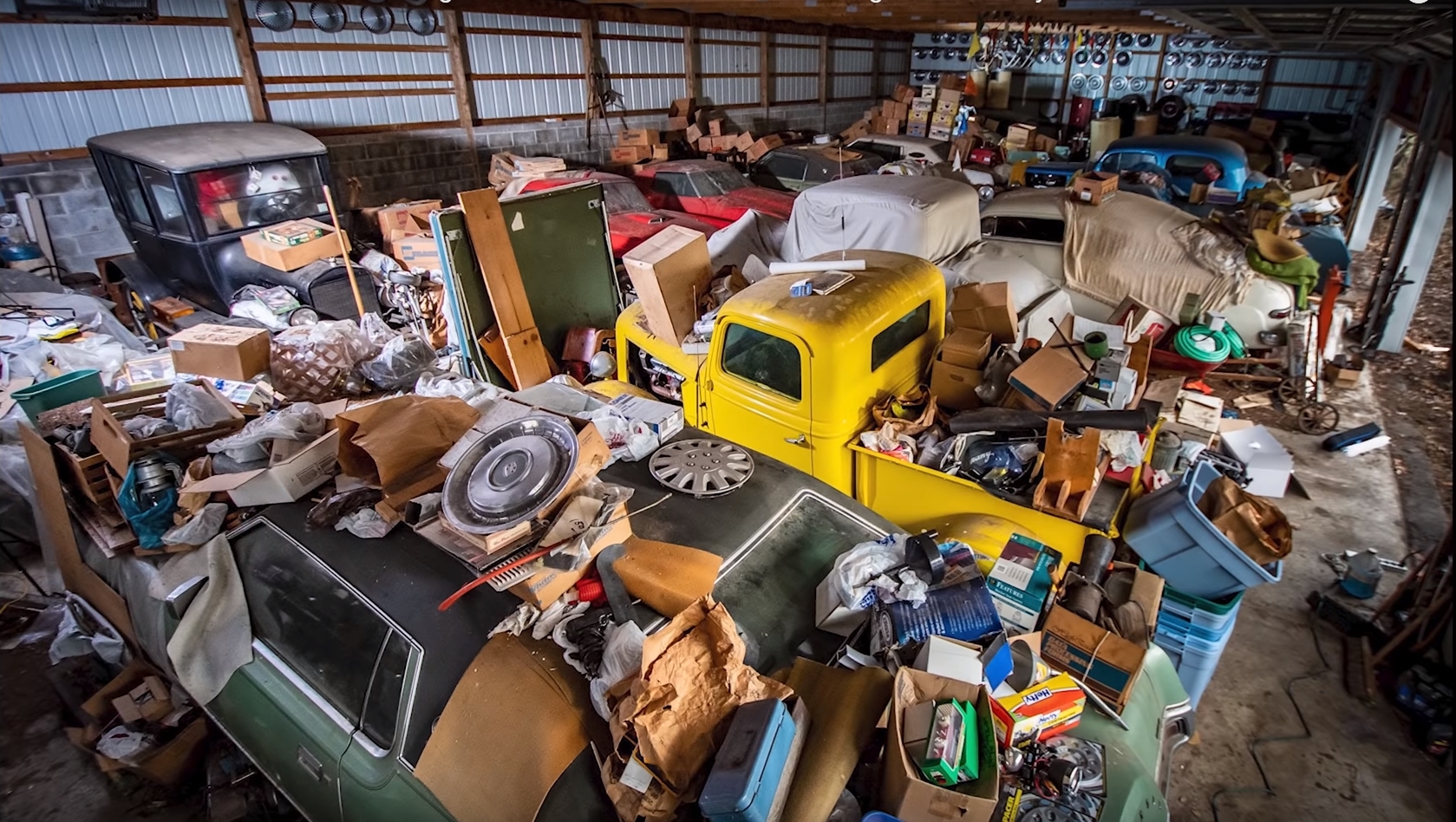 Colección de coches historico garaje abandonado