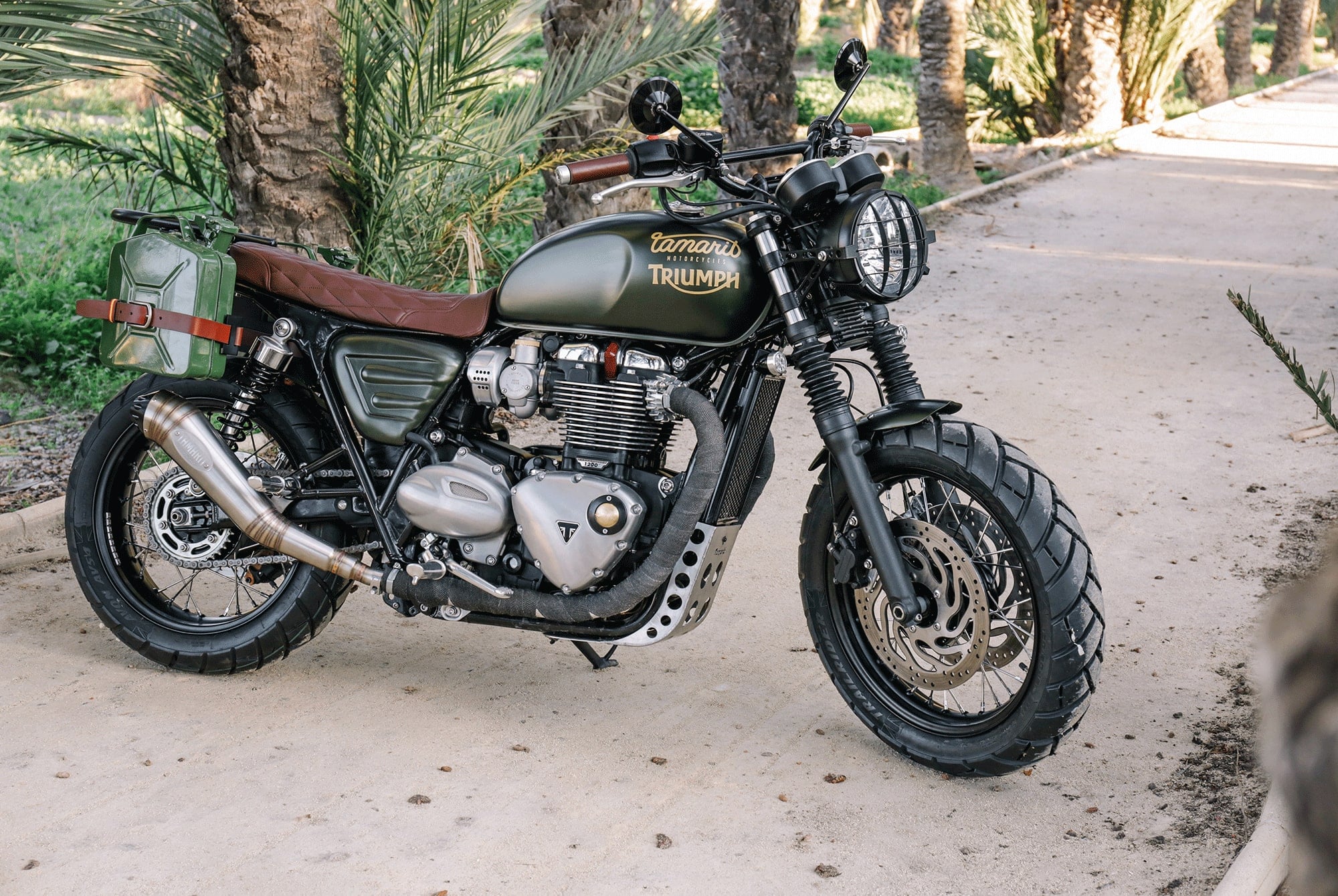 bonneville-t120-muralla-viaje
