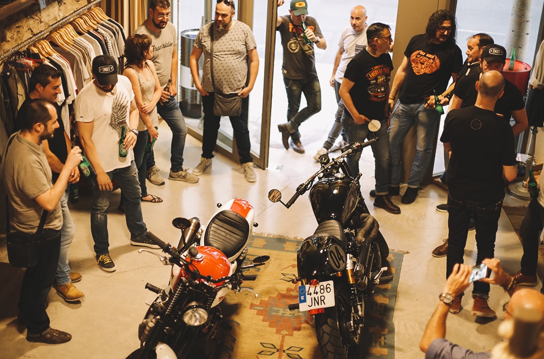 presentacion-moto-triumph-01-min