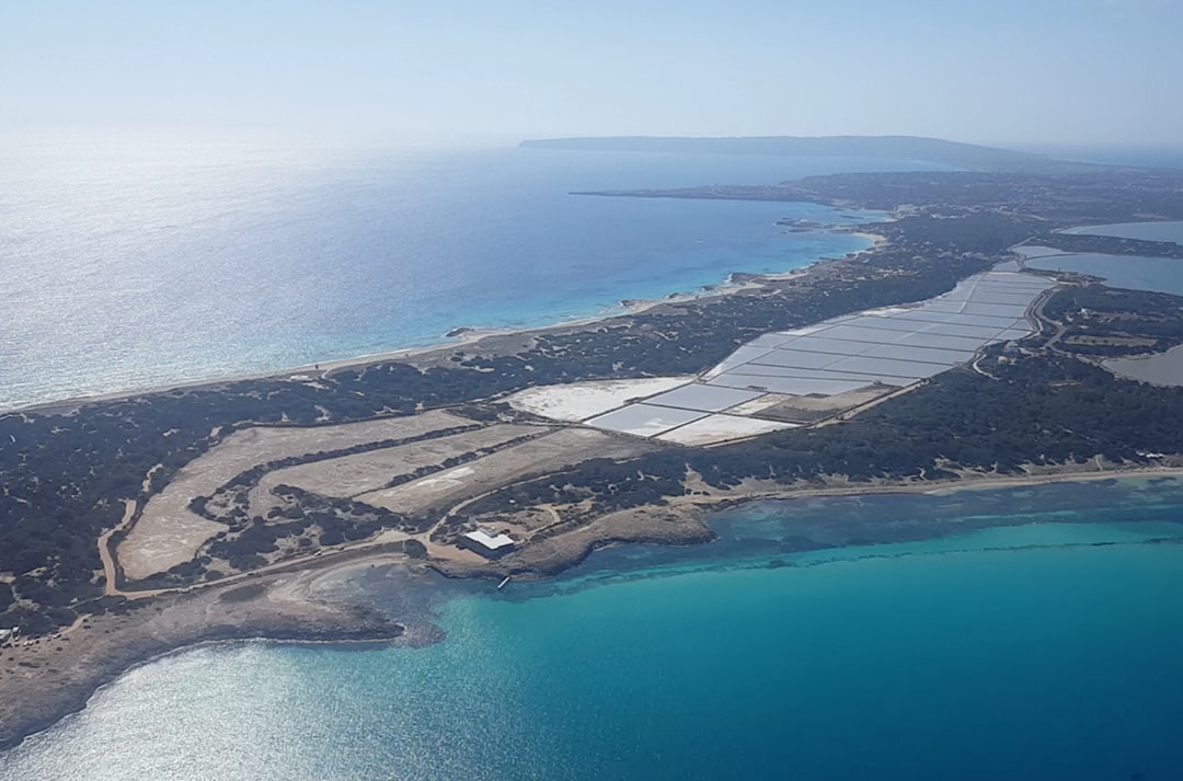 ruta-en-moto-por-ibiza-ses-salines