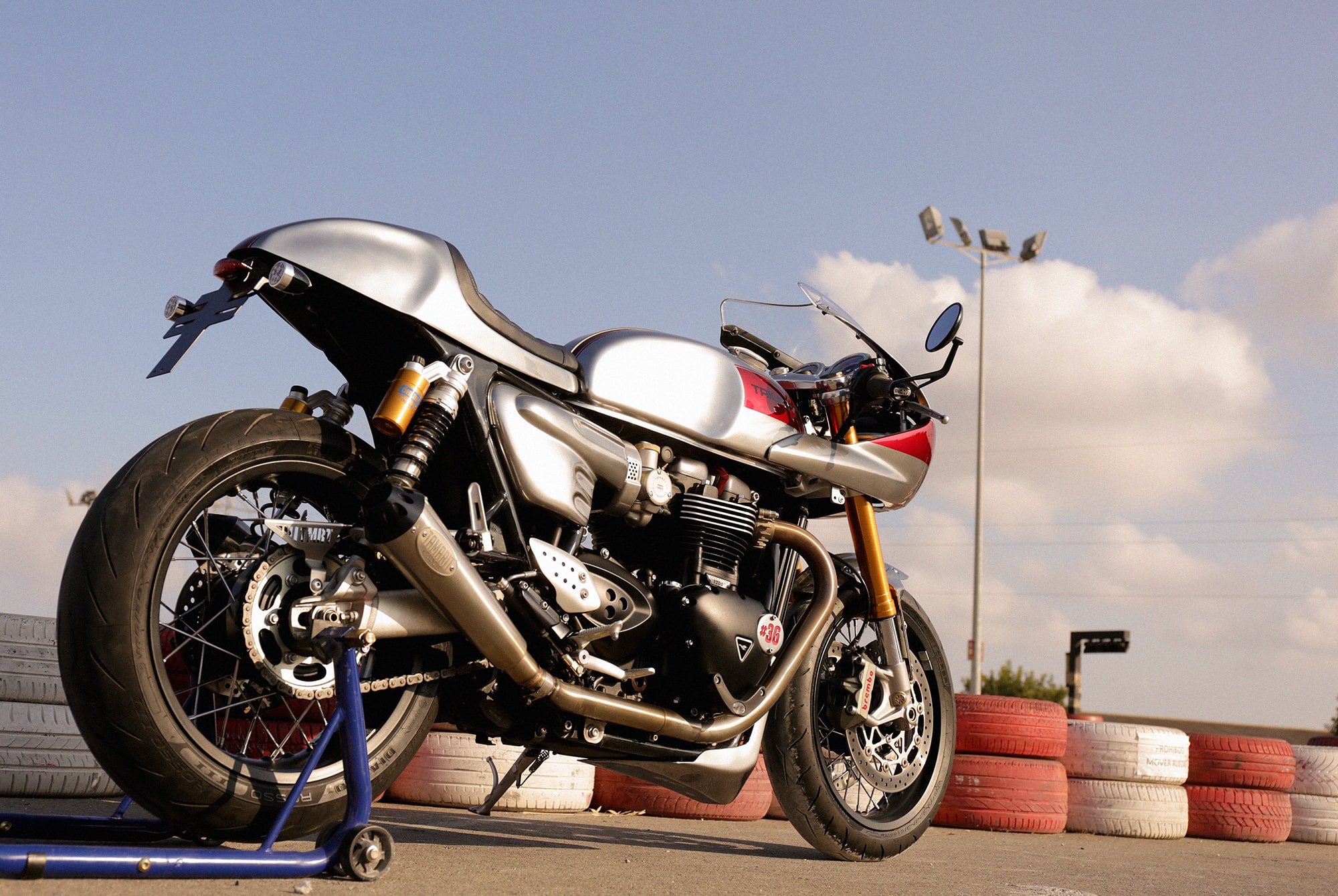 thruxton-r-dakota-tamarit-slider_2-min