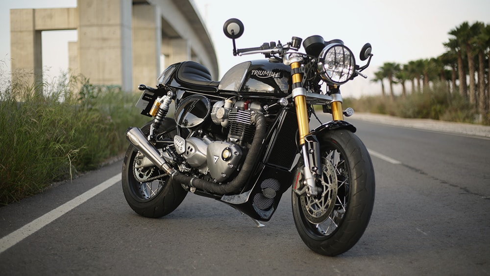 thruxton_1200_r-sombra-tamarit10-1