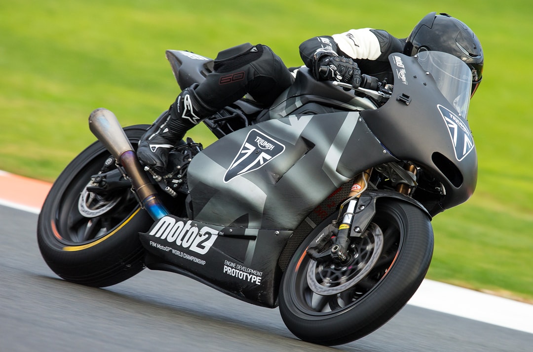 triumph-moto2-1-min